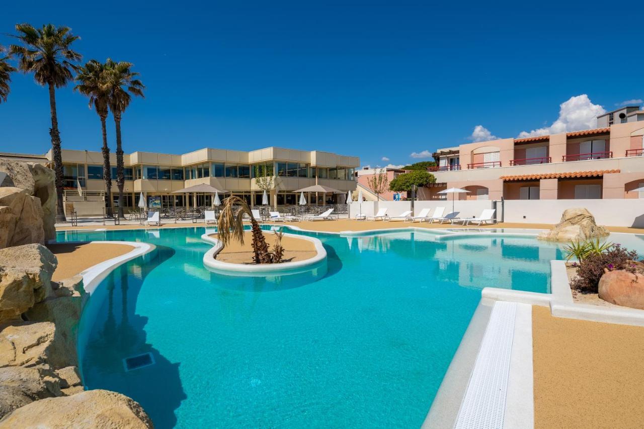 Hotel Club Oustal Del Mar Le Lavandou Exterior foto